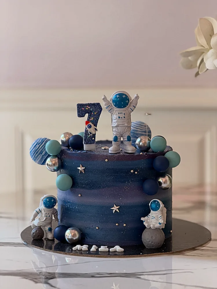 Astronot Temalı Doğum Günü Pastası