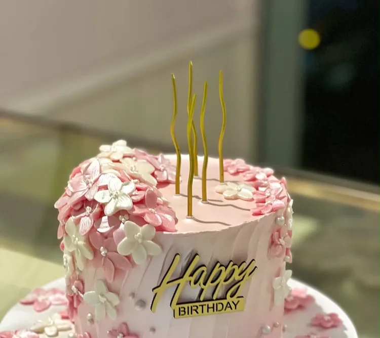 Pembe Çiçekli Happy Birthday