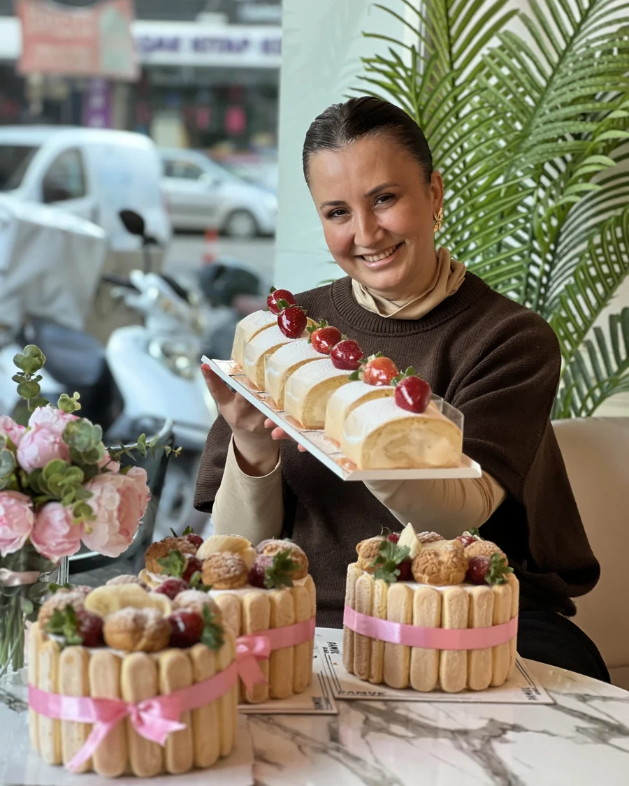 Rabia Oğuz Cake kurucusu, hazırladığı pastalarla